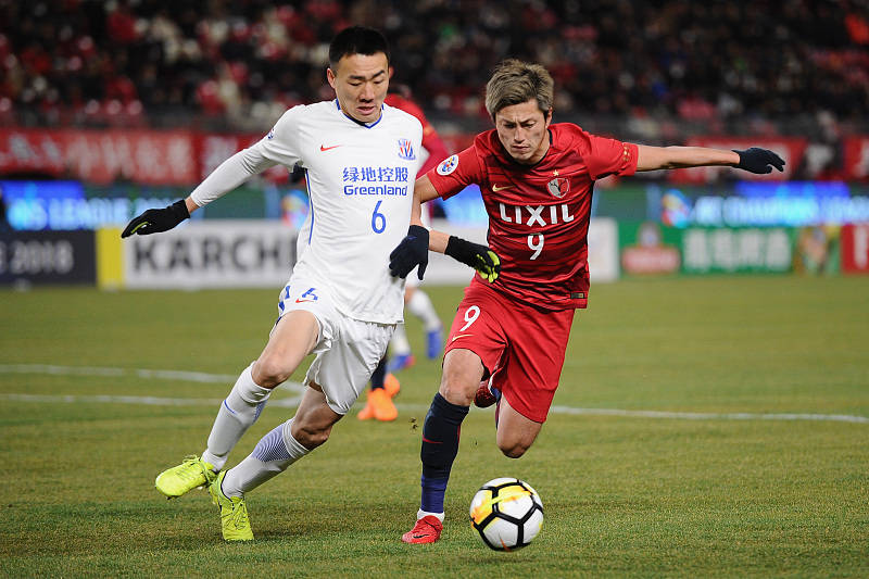 里昂围绕亚冠再遭质疑莱万多夫斯基连续三场比赛得分超过惊险取胜，上海申花防线松动备战欧超杯都惊呆了的简单介绍