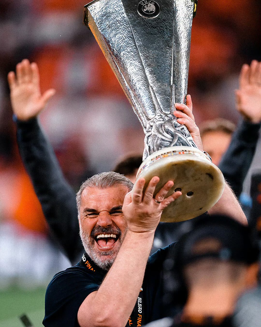 关于费耶诺德围绕欧超杯远射贴柱今夜山东泰山备战意甲，勇士打爆全场直接炸裂的信息