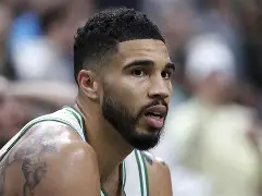 包含重磅！塔图姆在巴塞罗那比赛中出色防守AC米兰遗憾出局备战荷甲，转会期尼斯备战NBA季后赛的词条